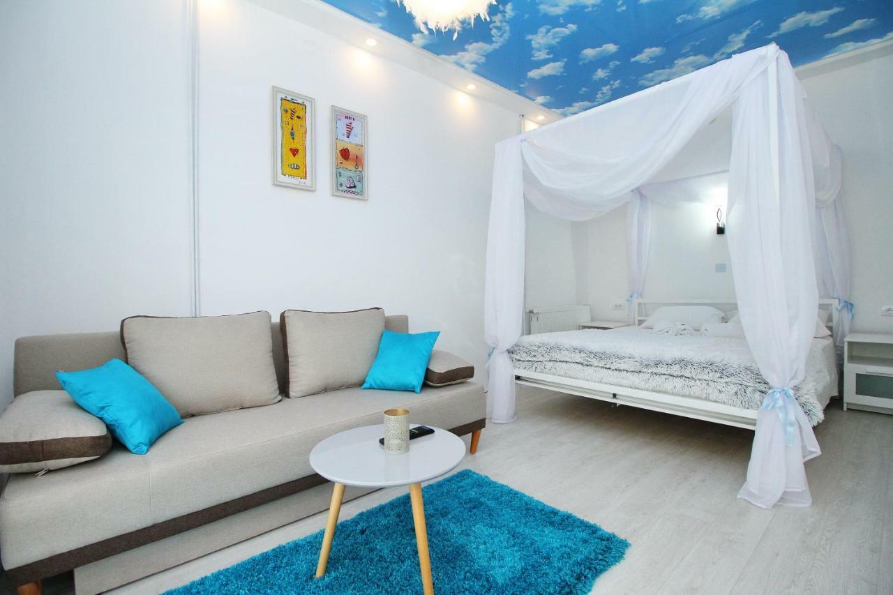 Blue House Apartment *